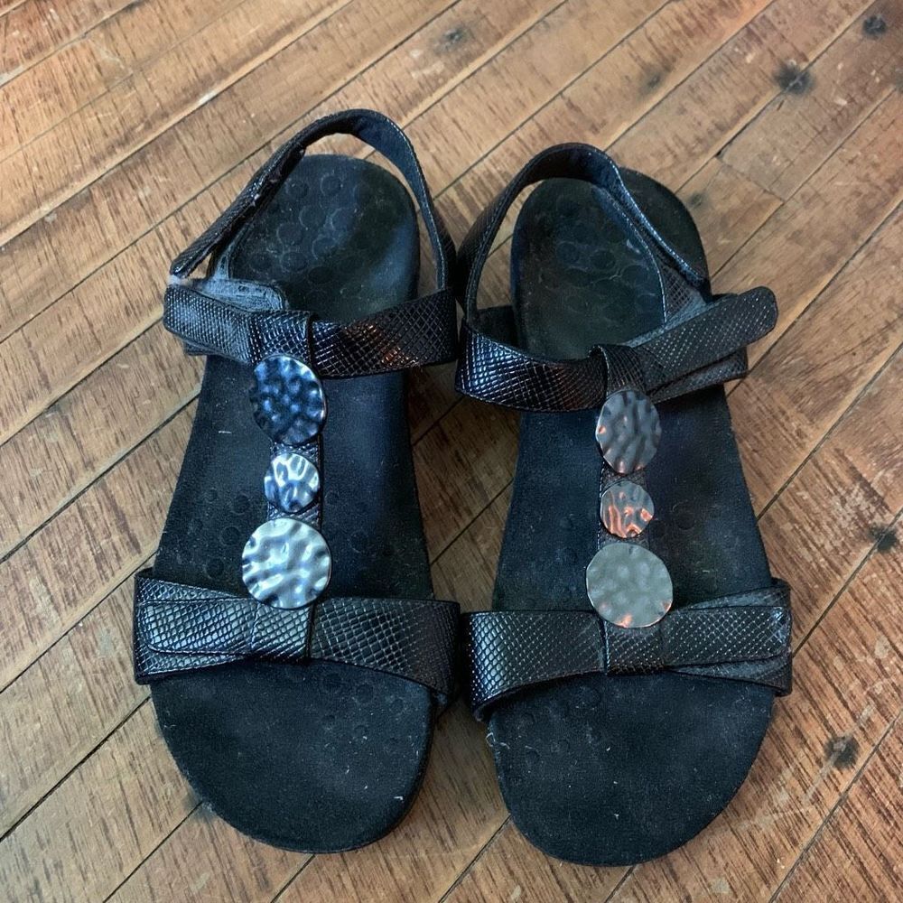 Vionic black silver trimmed size 8 strappy ortho arch support sandals